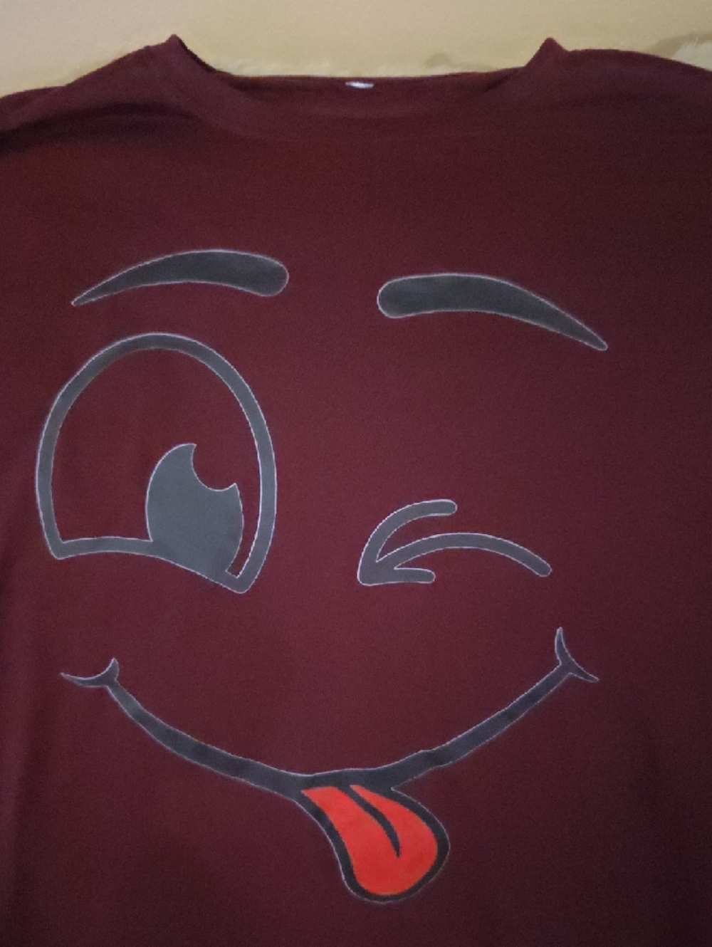 Womans Maroon Graphic Tee with Playful Wink NWOT - Picture 2 of 3
